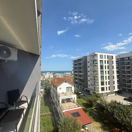 Meraki Pool Mamaia Nord Daire *