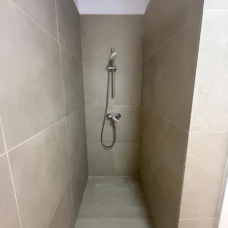 Meraki Pool Mamaia Nord *