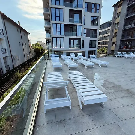 Meraki Pool Mamaia Nord Daire Navodari