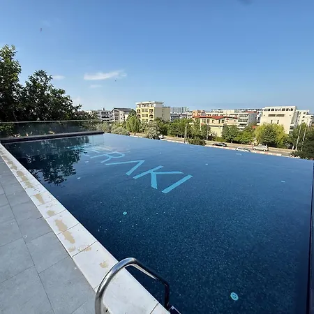 Meraki Pool Mamaia Nord