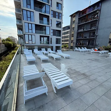Meraki Pool Mamaia Nord Daire *