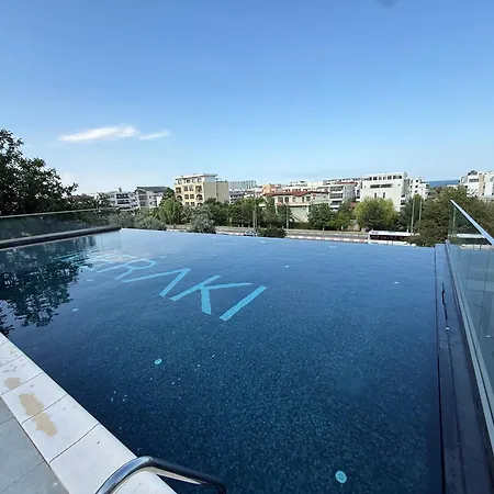 Meraki Pool Mamaia Nord