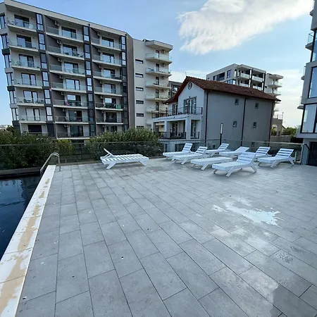 Meraki Pool Mamaia Nord