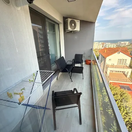 Meraki Pool Mamaia Nord דירה